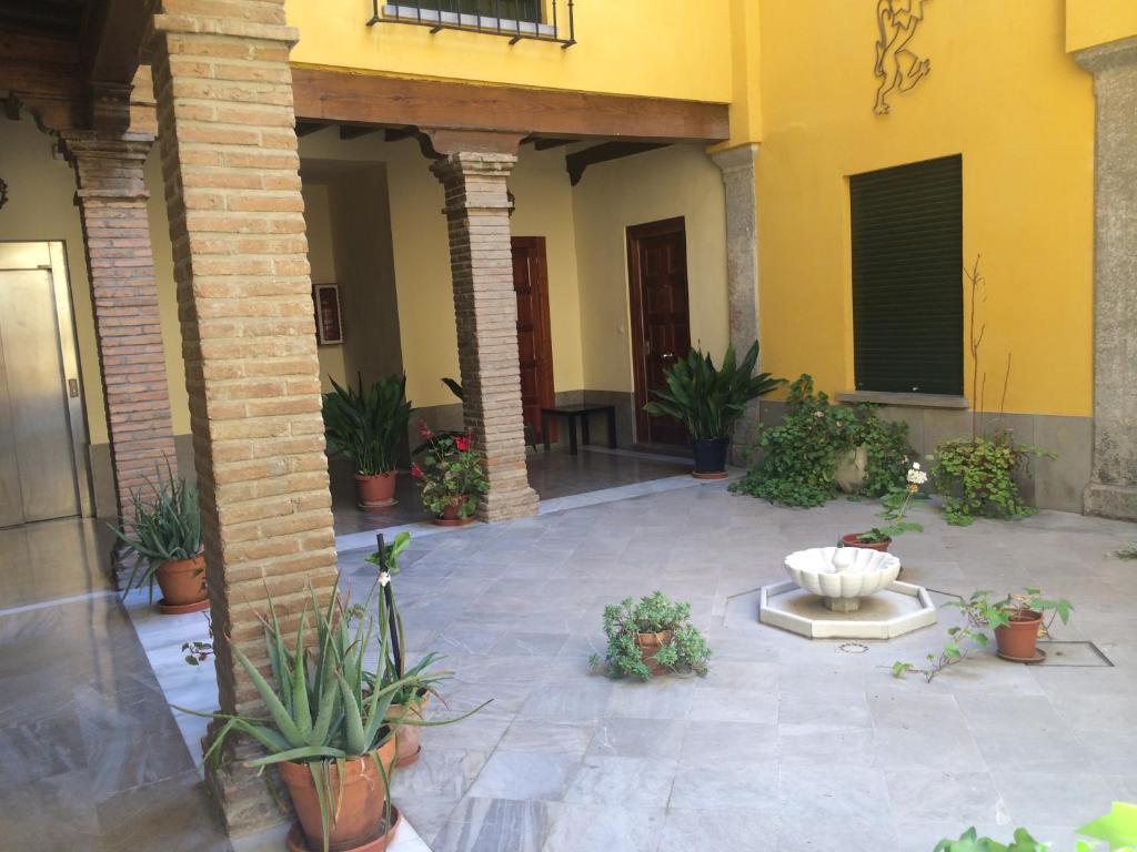 Apartamentos Puerta Real غرناطة المظهر الخارجي الصورة