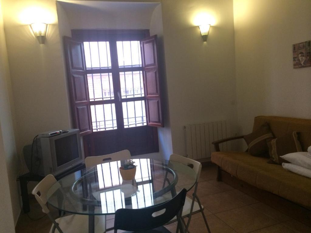 Apartamentos Puerta Real غرناطة المظهر الخارجي الصورة