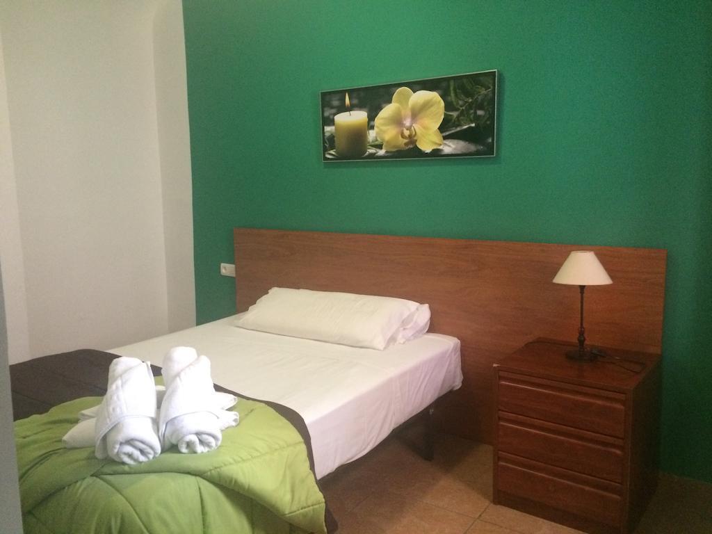 Apartamentos Puerta Real غرناطة المظهر الخارجي الصورة